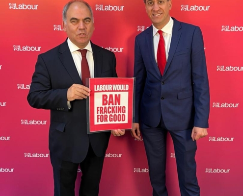 Bambos Charalambous MP and Ed Miliband MP in Parliament supporting Labour's fracking ban