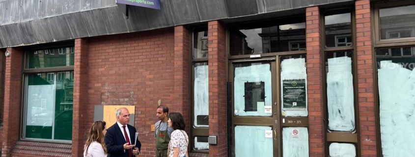 Bambos Charalambous MP with local residents outside the 369-371 Green Lanes site